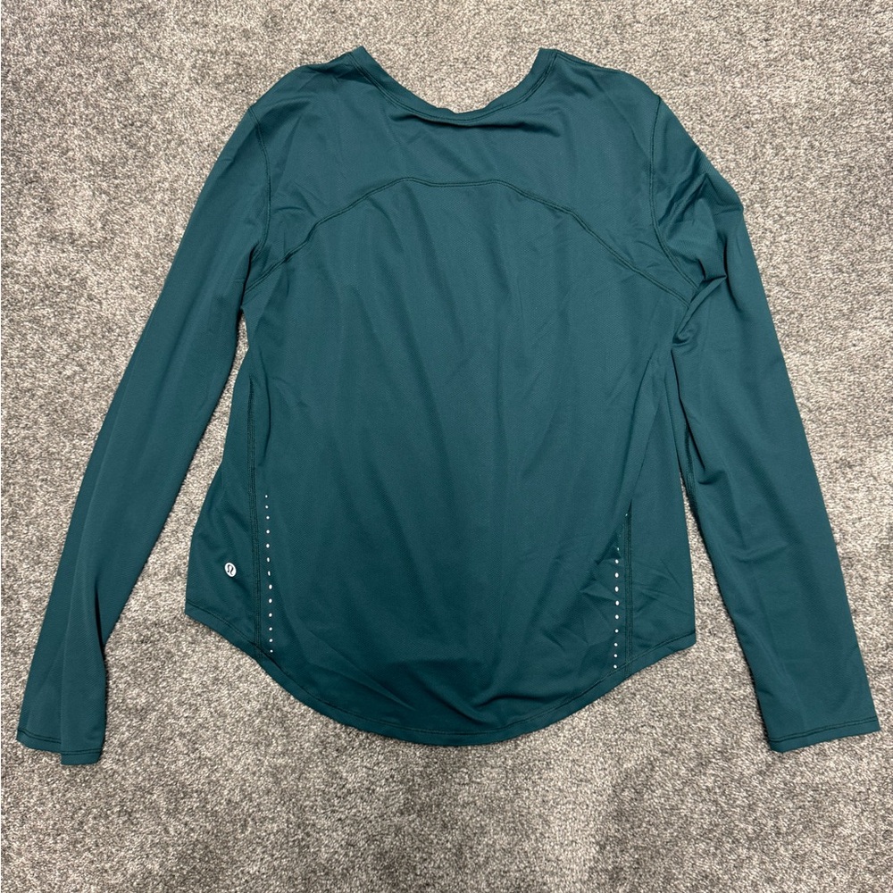 Lululemon Training Long Sleeve Shirt in Green Jasper - Size 8
